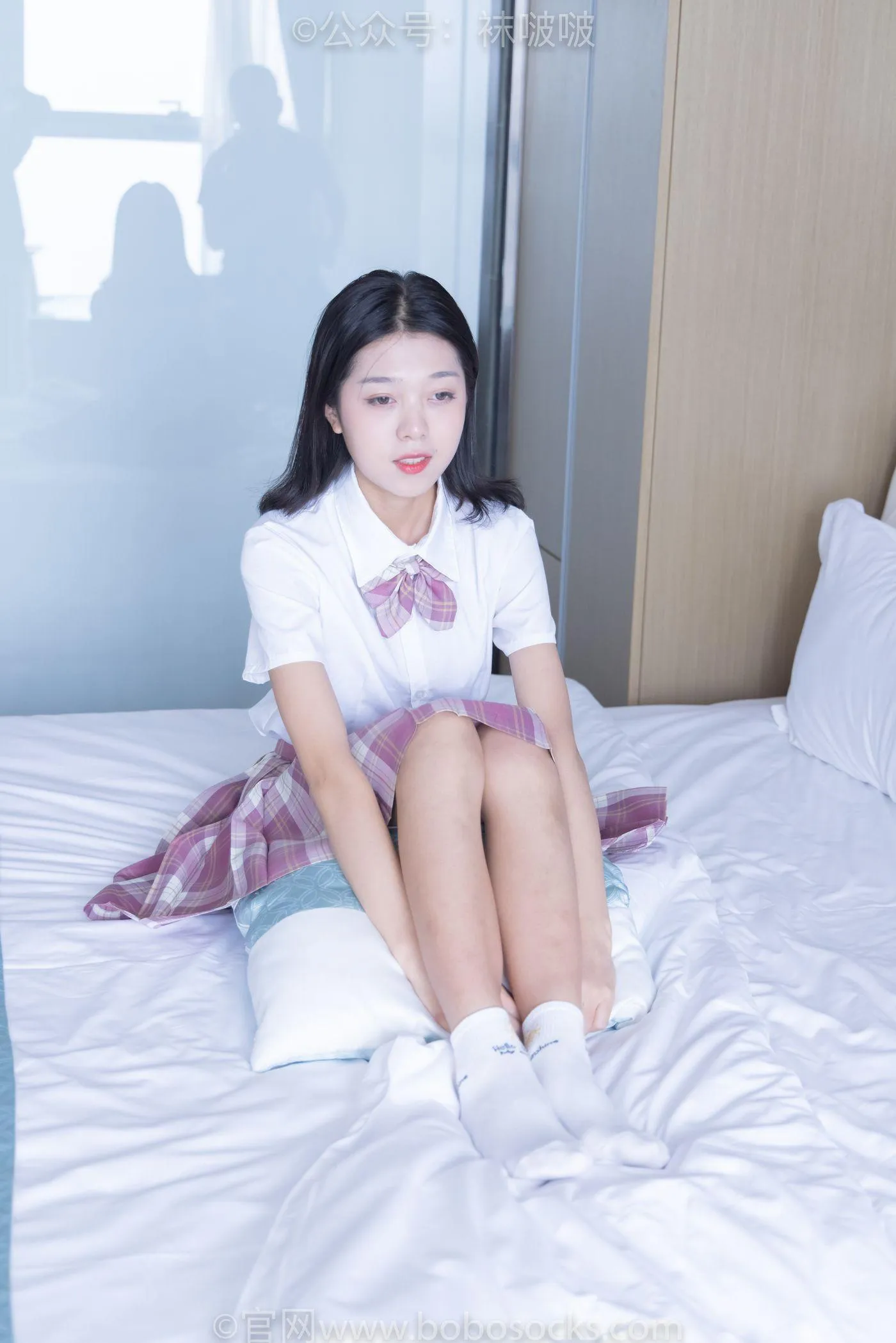 [BoBoSocks袜啵啵]NO.052 瑶瑶-JK制服、帆布鞋、白棉袜、裸足 [133P]插图6